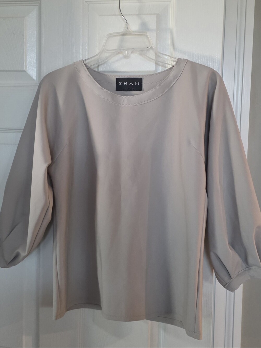SHAN Women's Light Beige Round Neck Blouse Puff Sleeve Small
